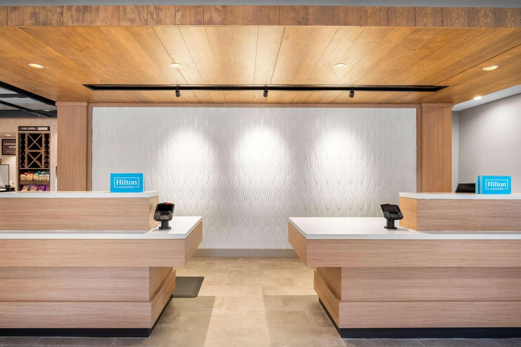 Hilton Garden Inn Норт-Конвей Экстерьер фото